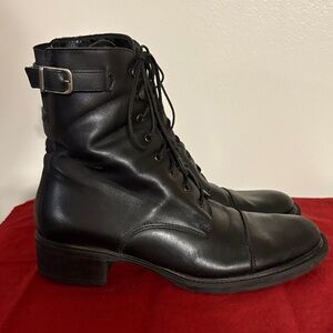 La CANADIENNE Lace Up Boots